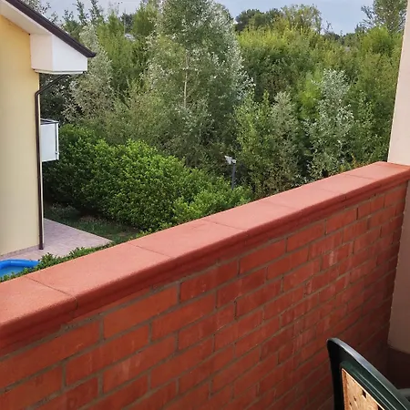 Dream Venice Airport * Dese